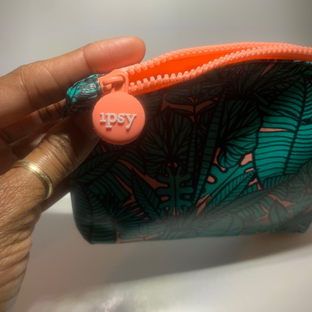 IPSY Cosmetic bags - $6 ea or 3 for $10.00 - Picture 16 of 16